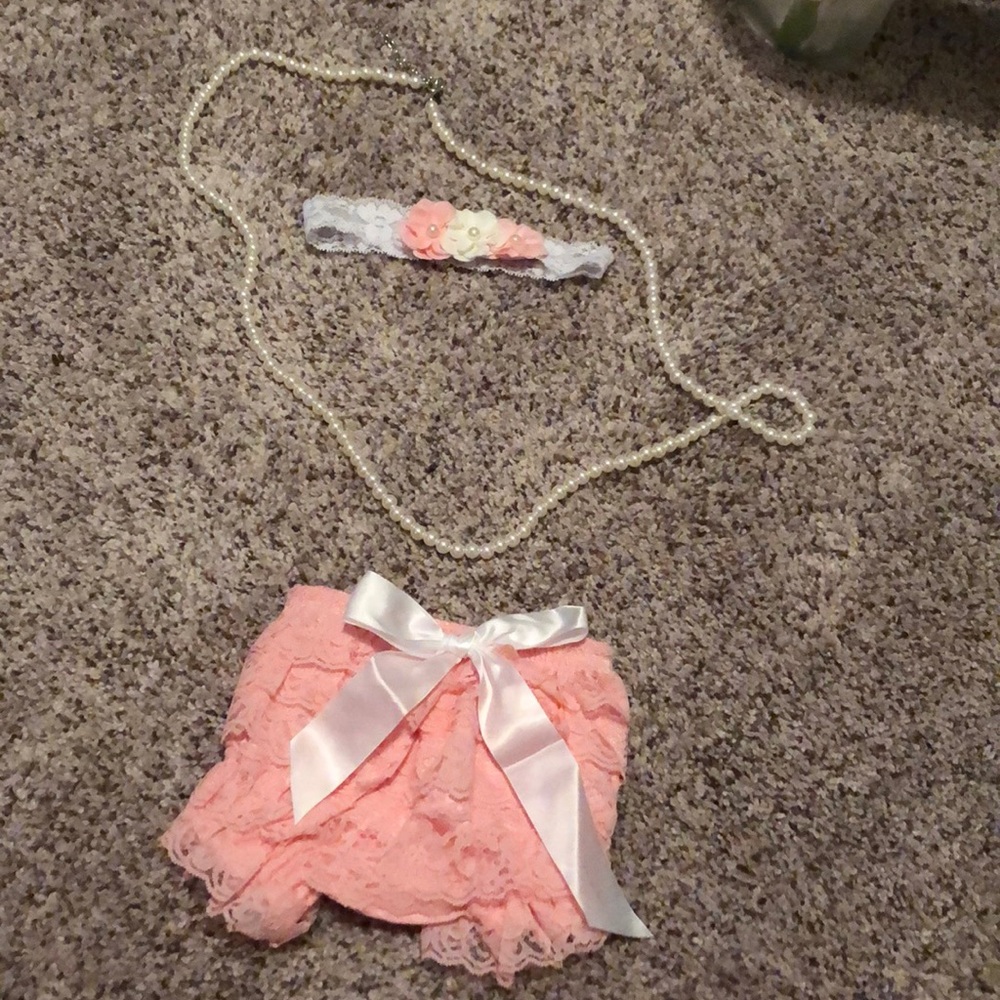 Newborn photo prop- bloomer, necklace & headband